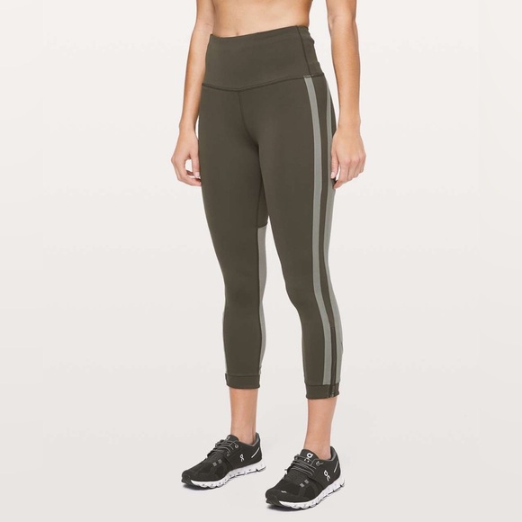 Lululemon Zip The Line Crop size 4 - Picture 2 of 8